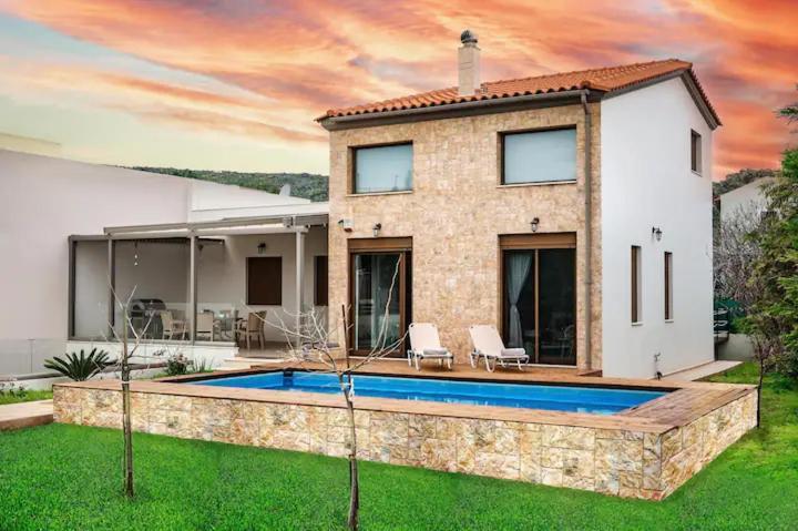 Kampos Villa *